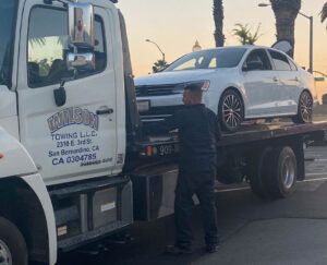 Wrecker-Short-And-Long-Distance-Towing
